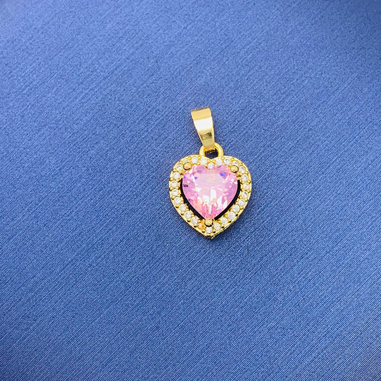 百種類のペンダントは心のままにファッションの経典を配合します。カップルの美しいペンダントは親友のアクセサリーを送ります。