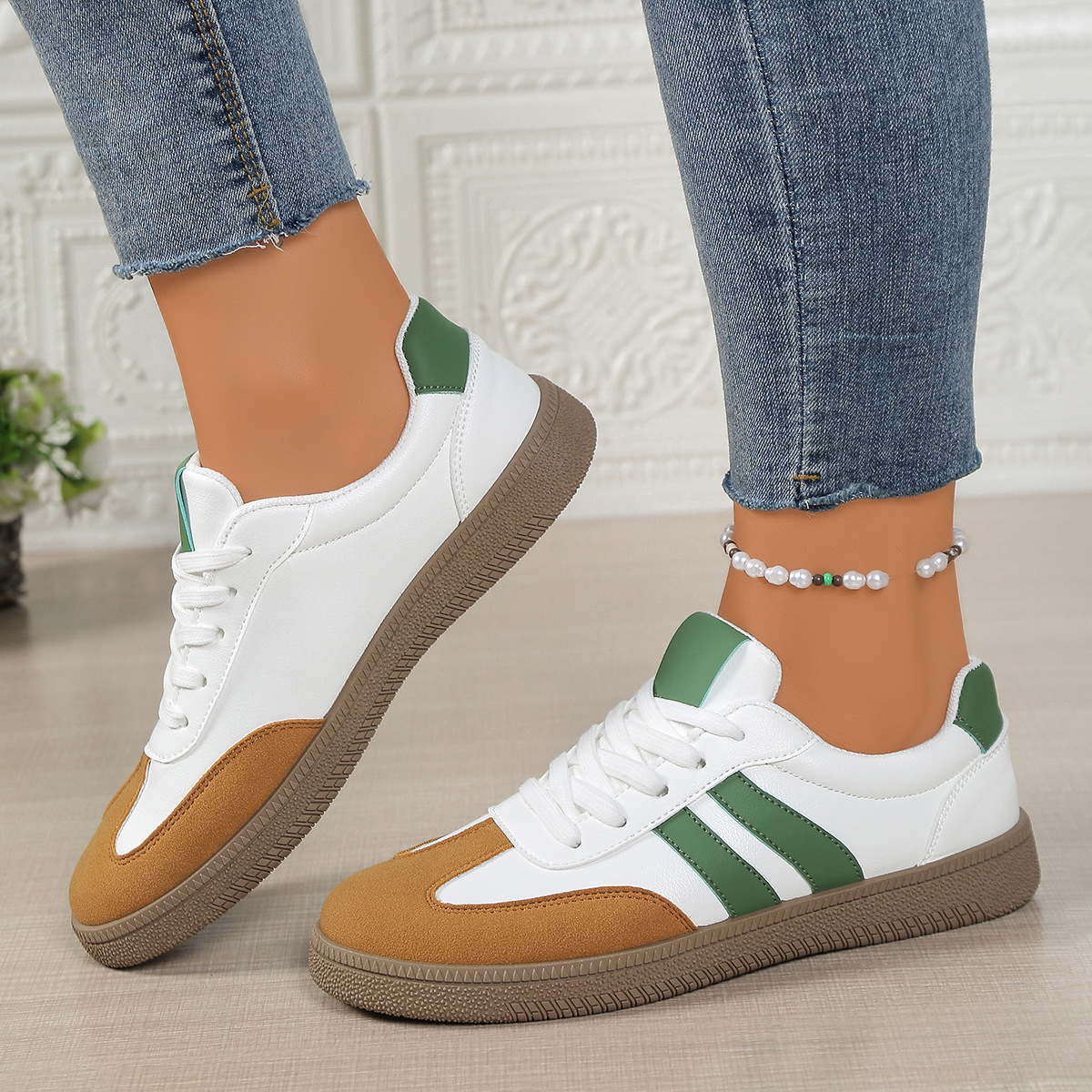 2026 primavera y verano nuevo comercio exterior de tamaño grande correa de cabeza redonda con base plana ocio versátil zapatos de skate ligeros zapatos de mujer al por mayor