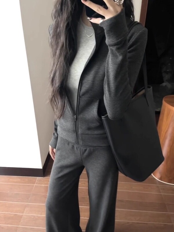 灰色条纹正肩外套女老钱风修身卫衣早秋薄短款气质夹克套装穿搭|undefined