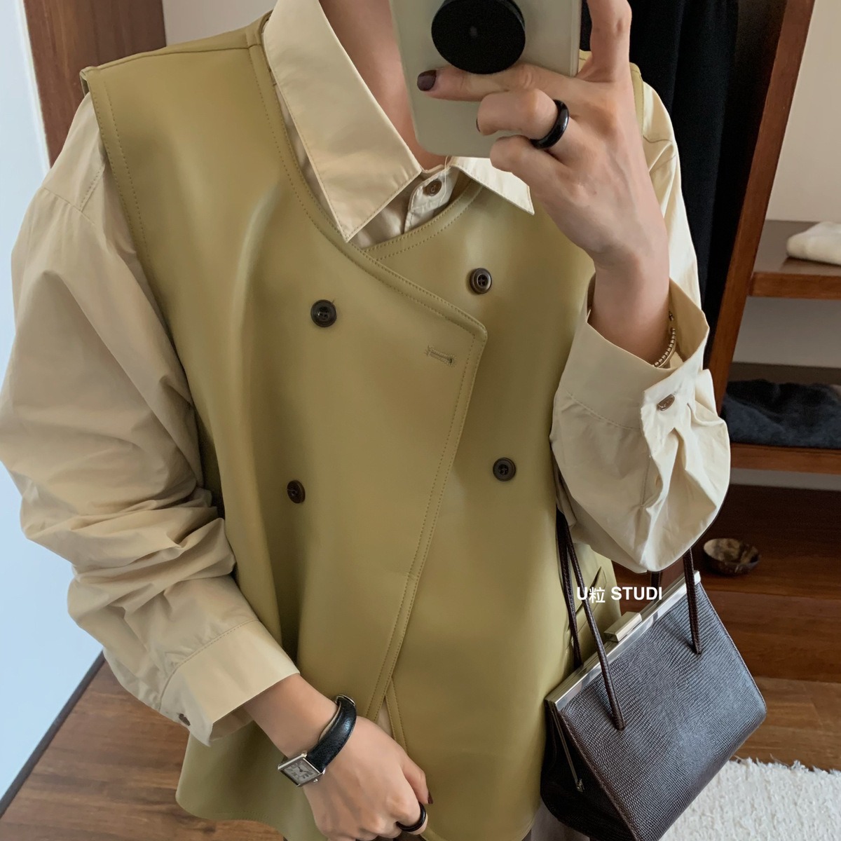 Liquidación de no retorno de estilo coreano de doble botonadura diseño de cuello redondo PU Chaleco de cuero de las mujeres casual suelta chaleco exterior abrigo image 2