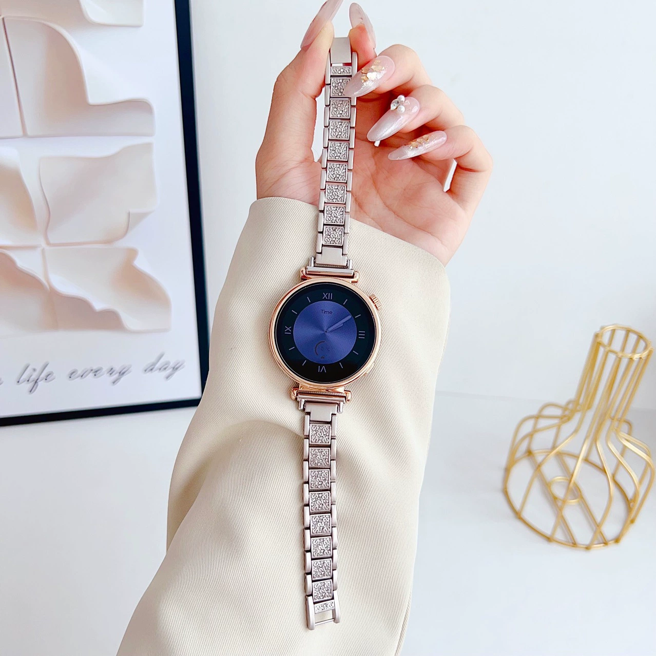 Подходит для iwatch9 трёхбусиновый тонкий полный алмазный ремень металлический с алмазной инкрустацией Apple watch 8/7/6 поколения новая модель 12мм женская