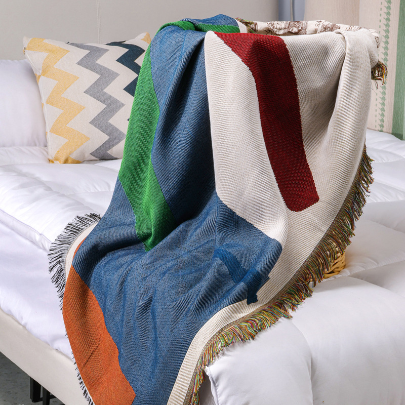 Cross-border foreign trade camping blanket, moisture-proof picnic mat, jacquard tapestry, ins style sofa towel, thread blanket, multi-functional sofa blanket