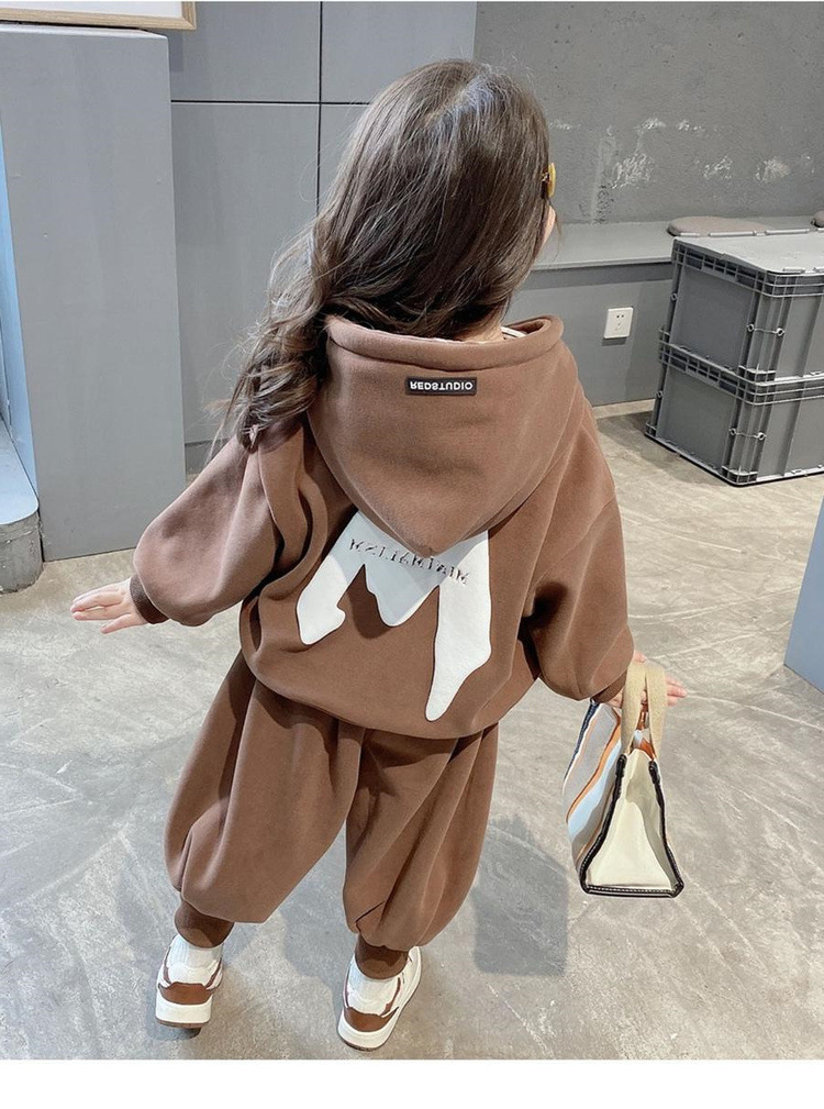 Plysjsett for jenter 2023 nye friterte gatehøst vinterklær barne- og guttesport fortykket genser_voghion.com