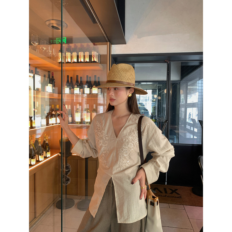 【3/02 Spring New Arrival】26 Spring Old Money Retro Cotton Linen Split Back Tie Embroidered V-Neck Shirt for Women C8638 【3/02 Spring New Arrival】26 Spring Old Money Retro Cotton Linen Split Back Tie Embroidered V-Neck Shirt for Women C8638