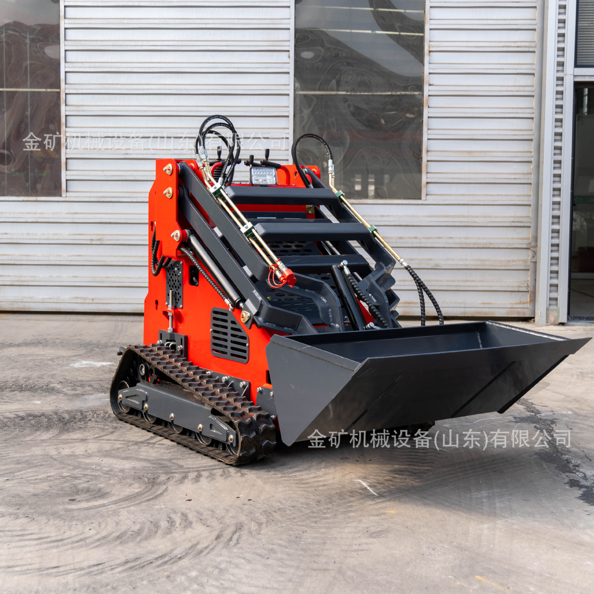 出口英国微型站立式滑移装载机 HT430履带式滑移机 农用小型铲车