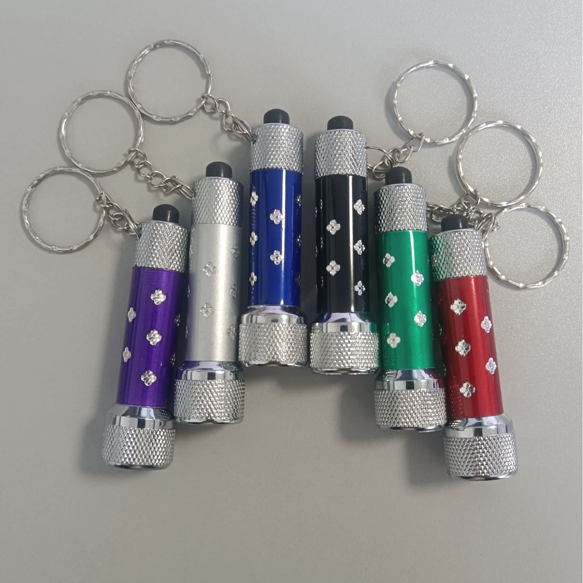 Большая цена скидка алюминиевый сплав фонарик брелок led открытый портативный мини игрушка маленький фонарик подвеска