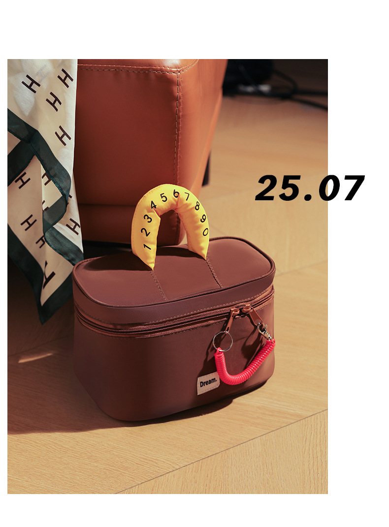 大容量撞色洗漱化妆包_09