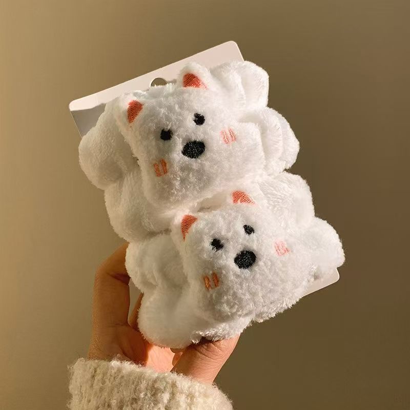 西高地の子犬のぬいぐるみのヘアバンドは顔を洗って化粧します。|undefined