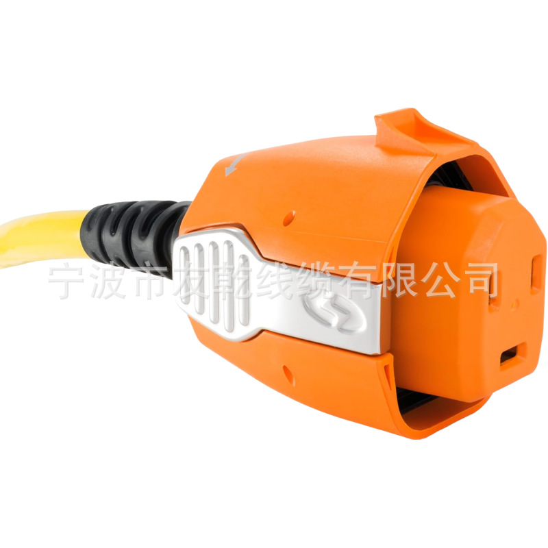 SmartPlug C15043 30 安培母头至 15 安培公头插头 – 4 英尺电源