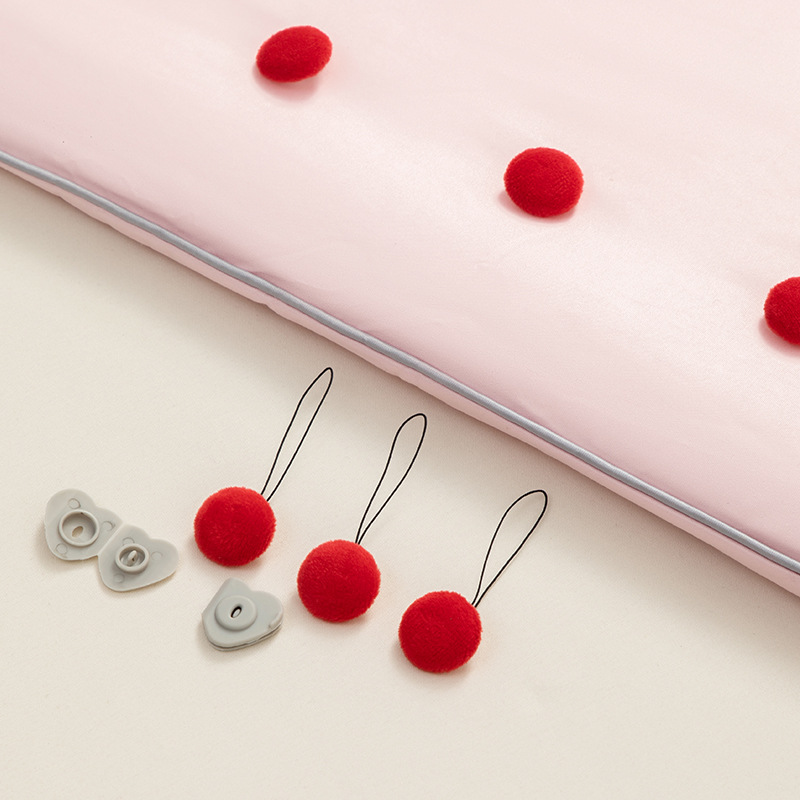 Красный круглый шарик для волос