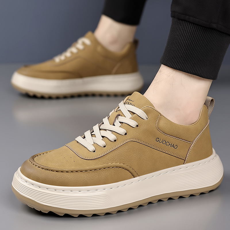 Primavera nuevas zapatillas de deporte zapatos de suela suave transpirables para hombre zapatos casuales para hombre deportes todo fósforo suela gruesa zapatos antideslizantes para hombre al por mayor