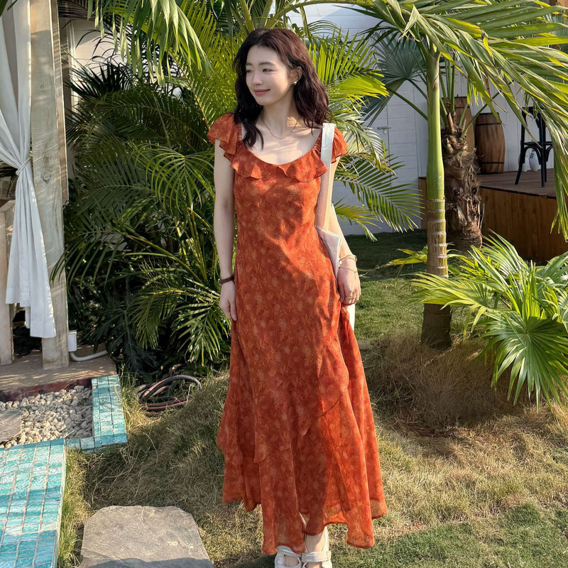 【Digm】French-Style Elegant Resort-Style Floral Dress with Ruffle Design and Waist-Cinching Effect for a Slimming Look 【Digm】French-Style Elegant Resort-Style Floral Dress with Ruffle Design and Waist-Cinching Effect for a Slimming Look