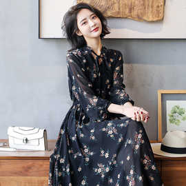 连衣裙秋季2025新款女装韩版气质v领碎花连衣裙收腰温柔仙女裙
