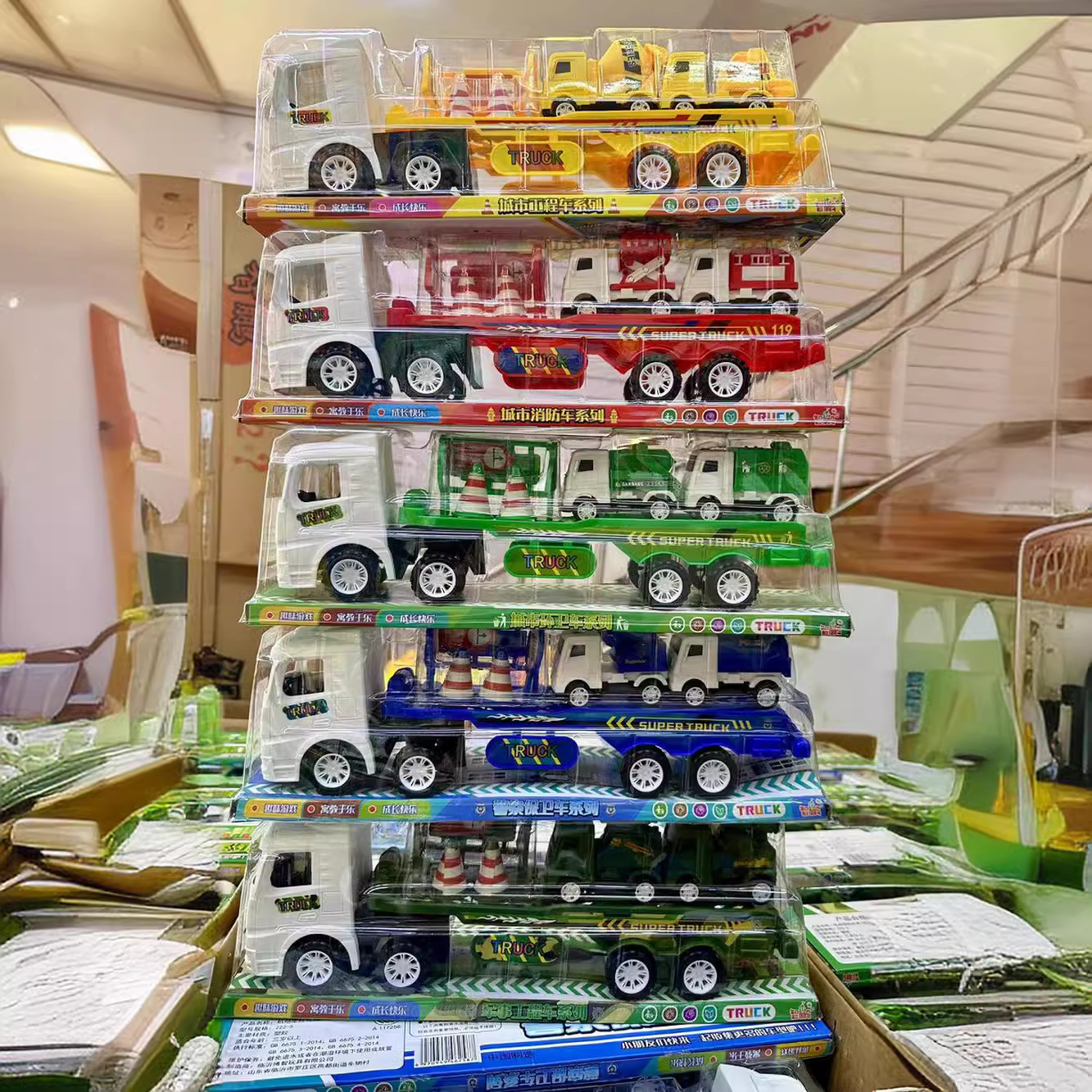 Gran remolque de inercia de doble capa remolque de ingeniería de inercia juguetes para niños juguetes para niños al por mayor