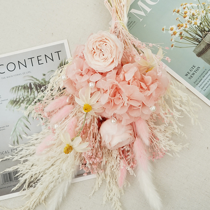 Bouquet de fleurs séchées rose éternelle et gypsophile déco_voghion.com