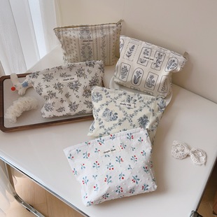 [Soohee Cloth Bag] Korean Style Elegant White Background Literary Blue Printed Cotton Small Cosmetic Bag Touch-Up Bag Mobile Phone Bag