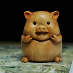 Thuja wood carving, Internet celebrity shaking symbol, pig handle, ornaments, toys, crafts, gifts, drop shipping