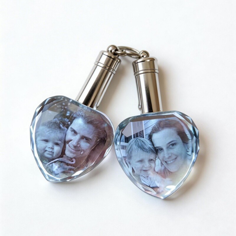 Creative Crystal Luminous Keychain Pendant Cross-Border Photo Promotional Gift Souvenir with Engraved Personalized Car Logo Manufacturer