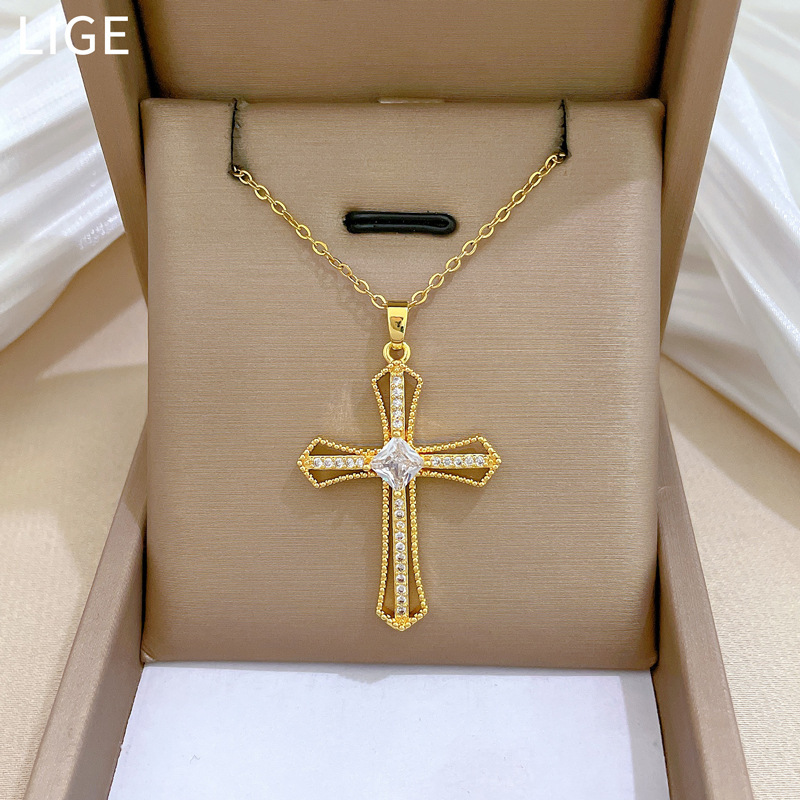 [Titanium Steel] Hollow Cross Fashion Light Luxury Elegant Gorgeous Diamond Necklace Women's All-match Collarbone Chain Titanium Steel