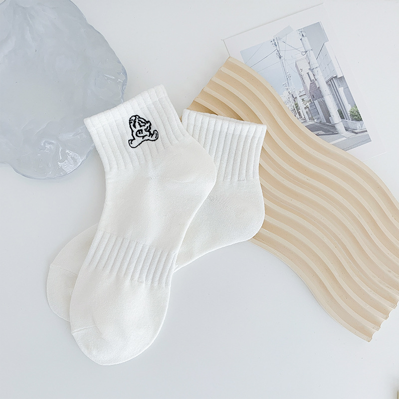 Calcetines de verano para mujer, algodón fino, bordado blanco, calcetines cortos, calcetines casuales de color sólido para la piel, calcetines Zhuji al por mayor