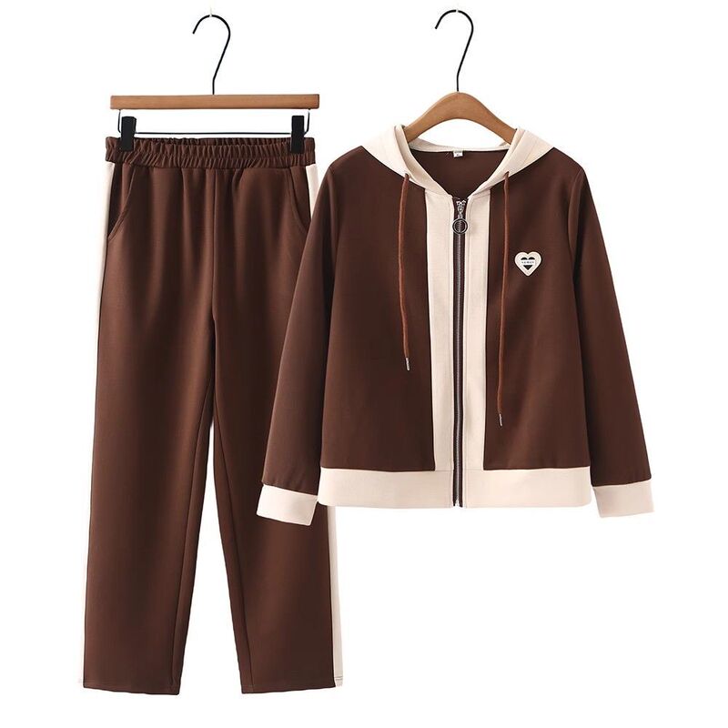 Trendy Autumn Outfit for Middle-Aged Moms Aged 40 to 50, Sporty Casual Autumn and Winter Tracksuit