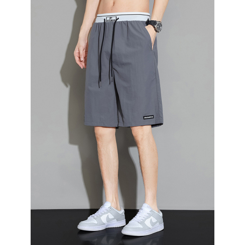 Pantalones cortos delgados de hielo para hombres de verano sueltos y versátiles de cinco puntos deportivos casuales de playa secados rápidos pantalones cortos de baloncesto calzoncillos