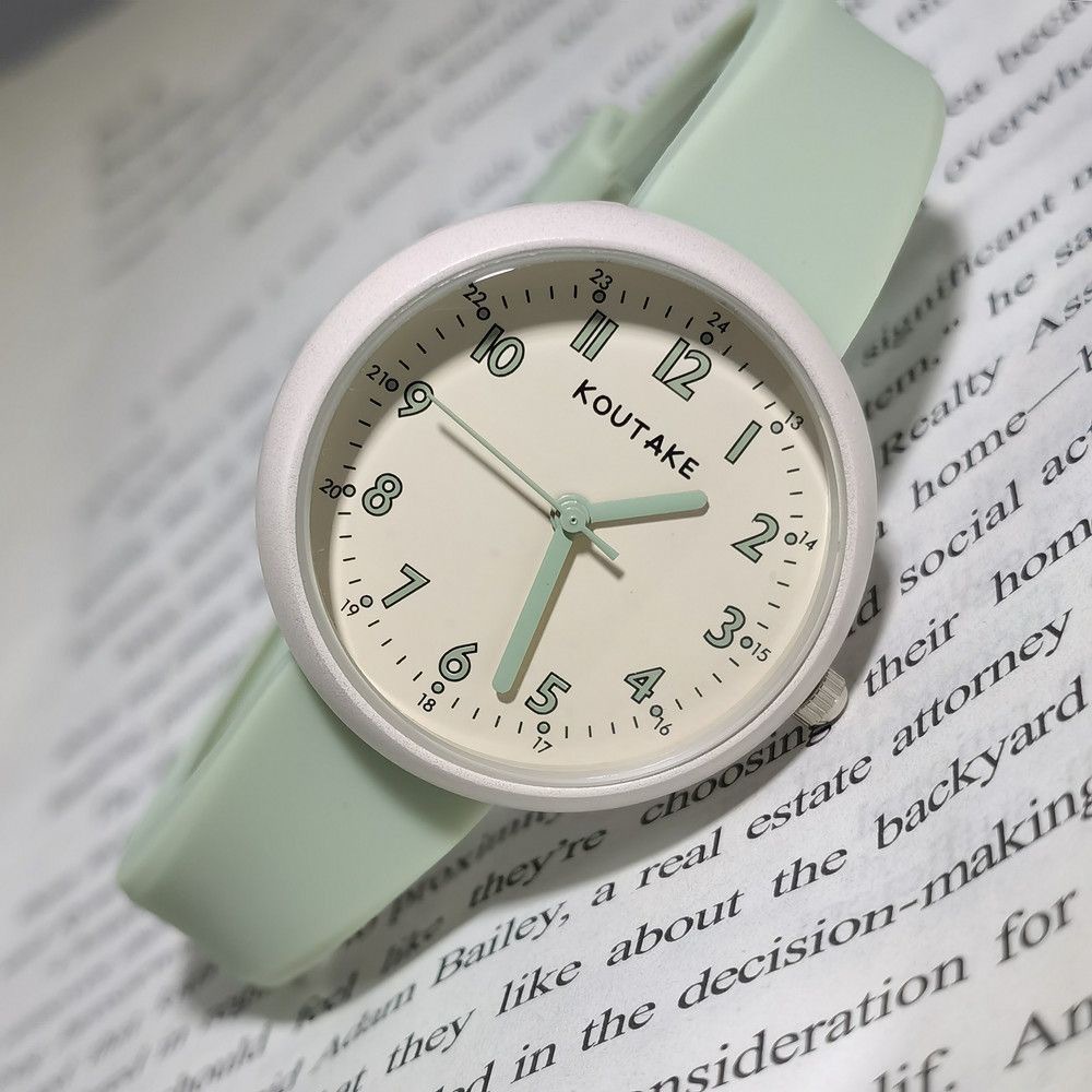 Silicone fashionable quartz waterproof watch