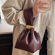 Q羳Ůʽ2025¿ﶬ߼Џ͹гˮͰ