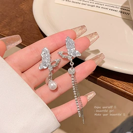 耳环;项链;耳钉