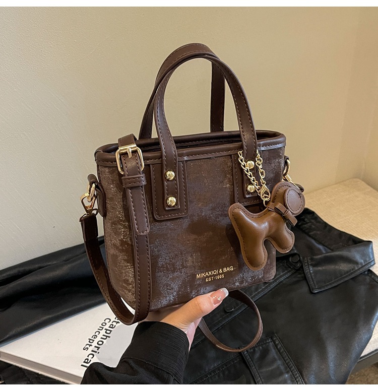 2024 New Popular Small Bag This Year Women's Fashion Versatile One Shoulder Crossbody Bag Retro Small Handheld Bucket Bag_voghion.com