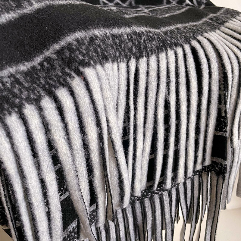 New shawl, travel outfit, large cape, and mesh red matching warm cashmere scarf_voghion.com