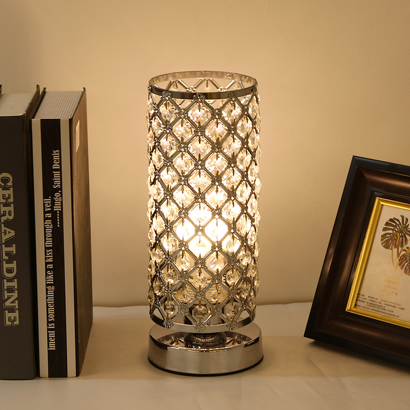 丹麦创意个性ins温馨少女灯 花苞北欧卧室床头书房设计师家用台灯