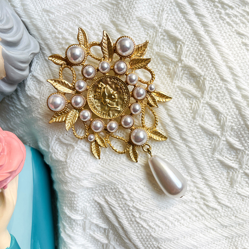 22g Weight Pearl Inlay Material Brooches Classification Holiday Occasion Alloy Material Leaf Pattern All Seasons Season Women's Gender Inlay Design Vintage Style, Simple Style Style Vintage Style Simple Style Pin Leaf Alloy Inlay Pearl Women's Brooches 5