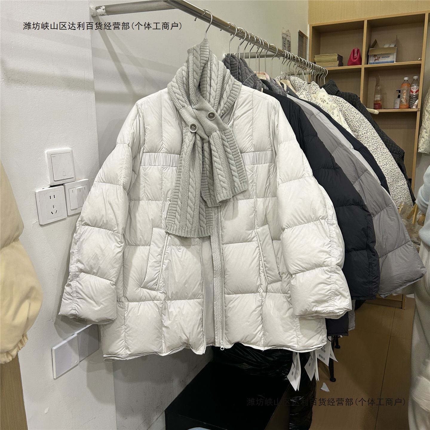 高端欧货2025冬新款保暖带围巾白绒中长款宽松廓形羽绒棉服女外套