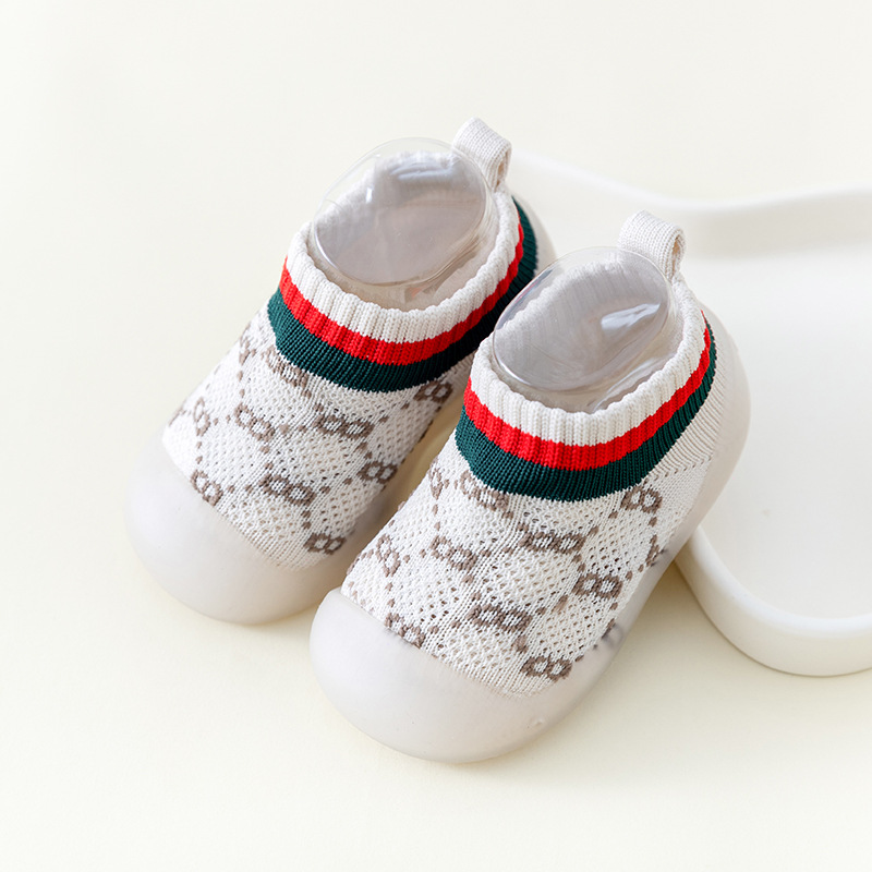 Primavera y verano zapatos para bebés nuevos zapatos para bebés con suela suave, zapatos antideslizantes para niños y niñas para niños pequeños y medianos.