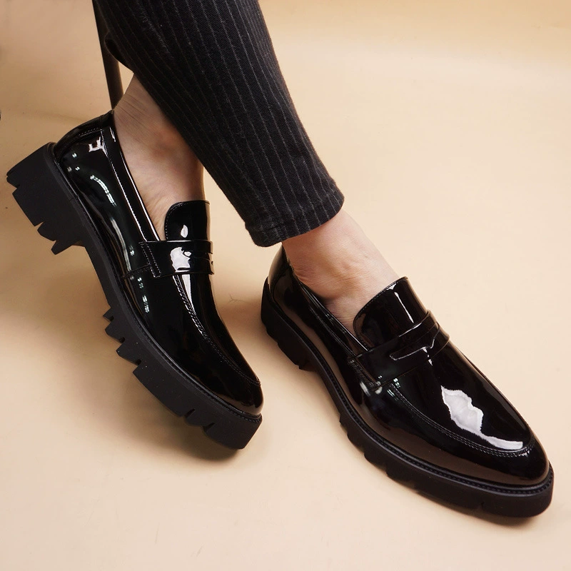 Винтажные Модные мужские повседневные кожаные туфли с крокодиловым узором и острым носком без шнуровки стилист модная обувь в Корейском стиле с внутренней высотой