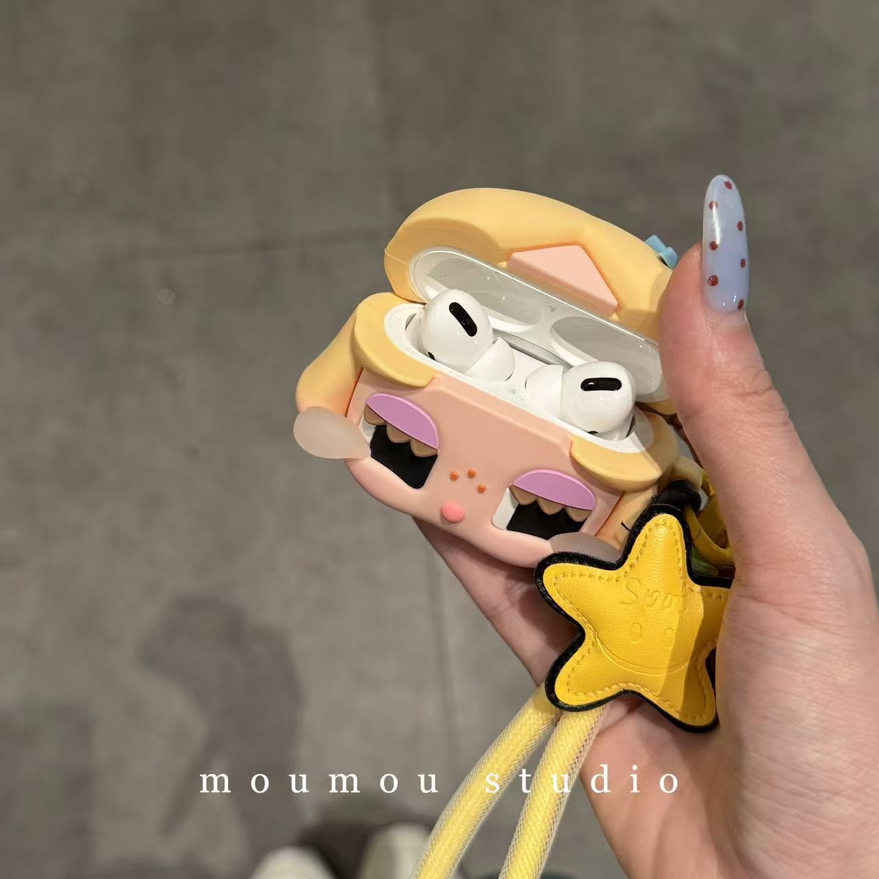 Bonita estrella de dibujos animados llorando bebé auriculares Airpods1 / pro2 Apple auriculares Bluetooth inalámbricos cubierta 3 / 4