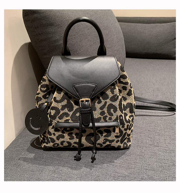 Estilo Japonés Otoño E Invierno Leopardo Bolsa De Impresión Femenina 2021 Nuevo Diseño De Moda Especial-interés Popular Mochila Femenina All-match Mochila De Viaje display picture 11