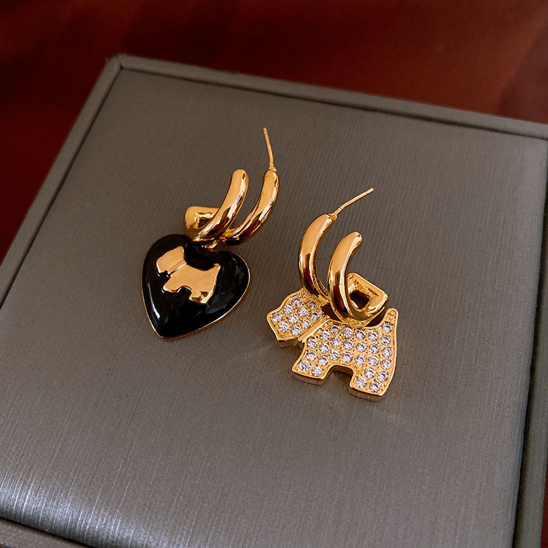Women's Gender 1 Pair Elegant Heart Shape Asymmetrical Copper Zircon Ear Studs