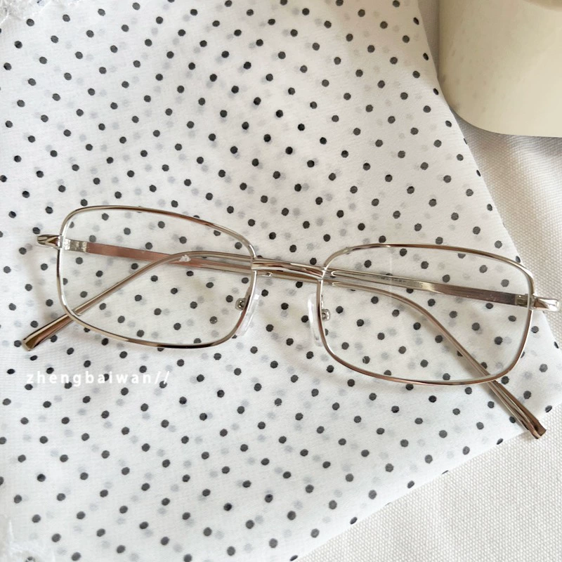Korean version of the metal Siwen Frame Y2K glasses scales and the stylish niche scholar men and women show a small face
