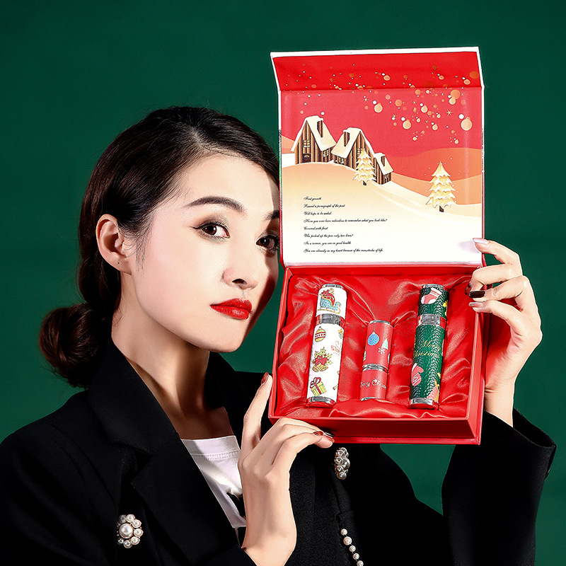 Neues Christmas Limited Sheepskin Net Red Perfume Conatus Christmas Perfume Gift Box Light Fragrance Carved Lipstick Set_voghion.com