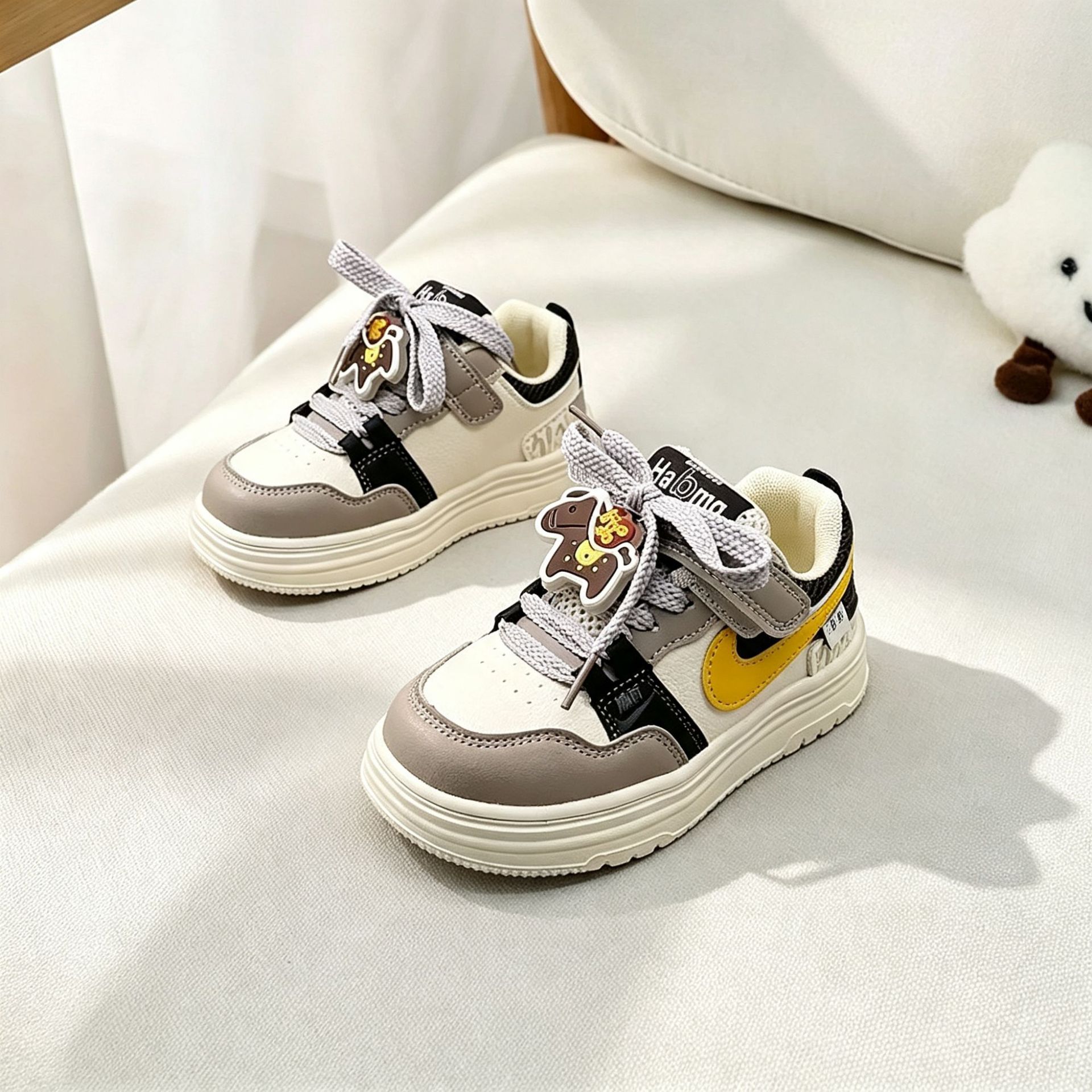 Zapatos de cuero para niños 2026, zapatillas deportivas casuales de moda, transpirables y resistentes al desgaste, zapatos de baloncesto para niños.