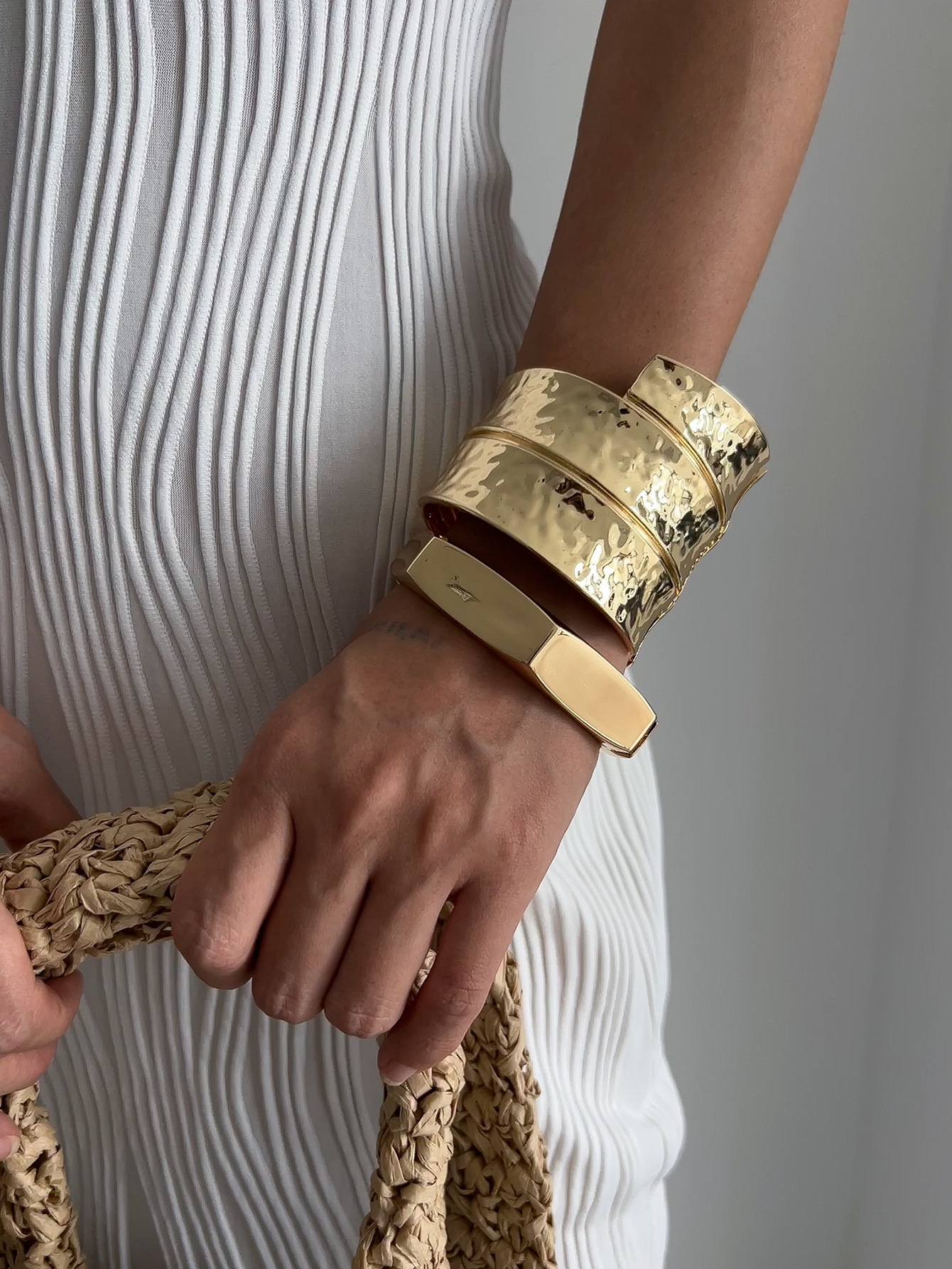 100g Weight Bangle Classification Alloy Chain Material Simple Style Solid Color Alloy Bangles Wholesale