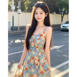 初夏季海边度假碎花吊带连衣裙子女夏2026新款多巴胺绝美法式长裙