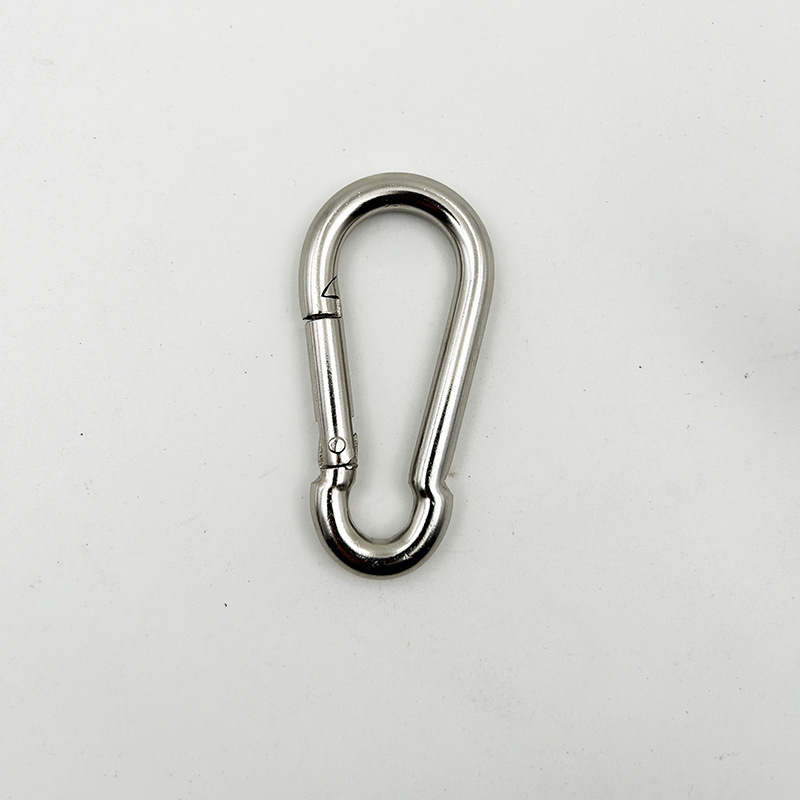 鉄棒掛けは太くて強化されています。吊り下げフック付きのフィットネス訓練器の部品です。|undefined