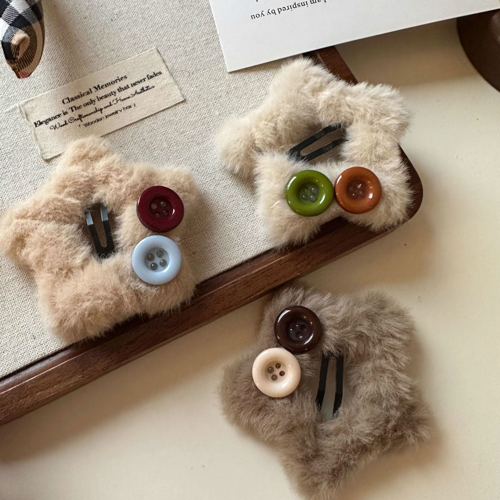 Plush Star Button Hairpin for Women, Side Clip for Bangs, Hair Accessory with a Sense of Design