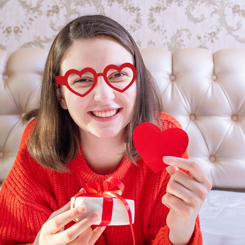 Valentine's Day Cute Sweet Heart Shape Paper Party Glasses display picture 8