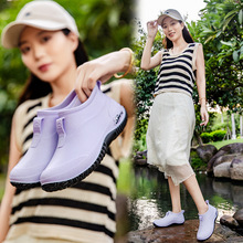 国潮浅口粉紫色胶鞋女雨鞋出游黑底耐脏水鞋防滑涉水登山女鞋潮鞋