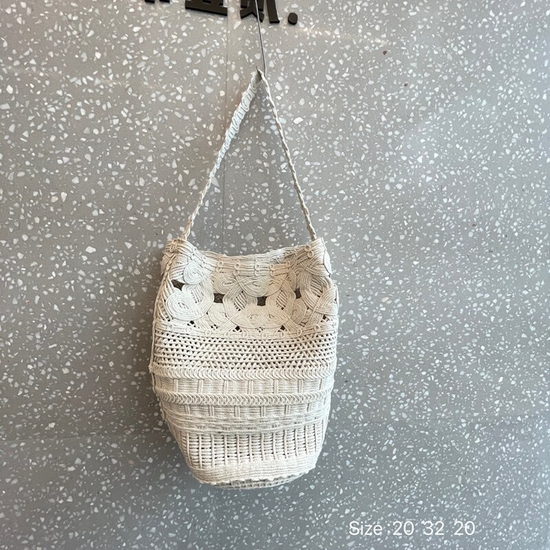 New Style Hollow Woven Tote Bag Seaside Vacation Beach Bag 2026 Trendy Fashion Retro Large Capacity Shoulder Bag