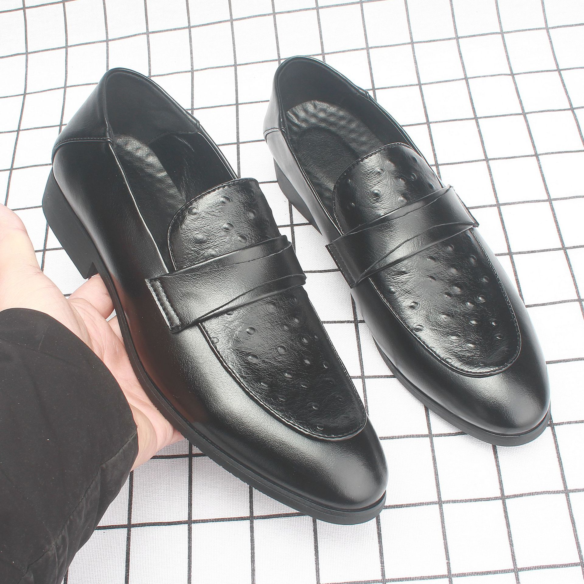 2022�����¿�������ʿ�׽Ŵ���ʱ�еͰ����й�װ��ƤЬ146